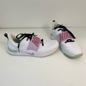WOMENS NIKE IN SEASON TR9 SIZE 9